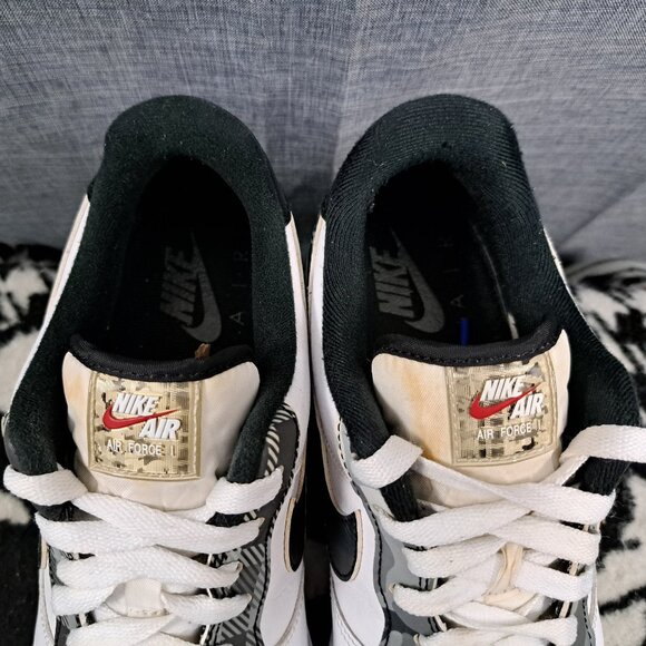 Athletic_Shoes